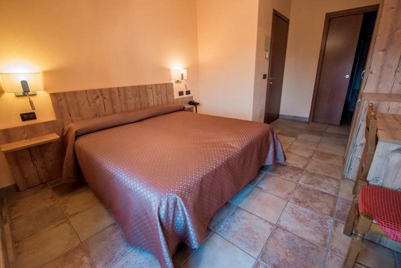 Ristorante Albergo Da Maurizio Cravanzana Ngoại thất bức ảnh