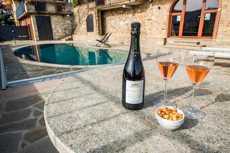 Ristorante Albergo Da Maurizio Cravanzana Ngoại thất bức ảnh